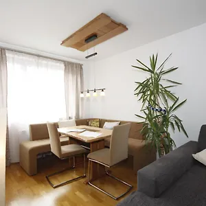 apartment-top-15.innsbruckaustriahotels.com/